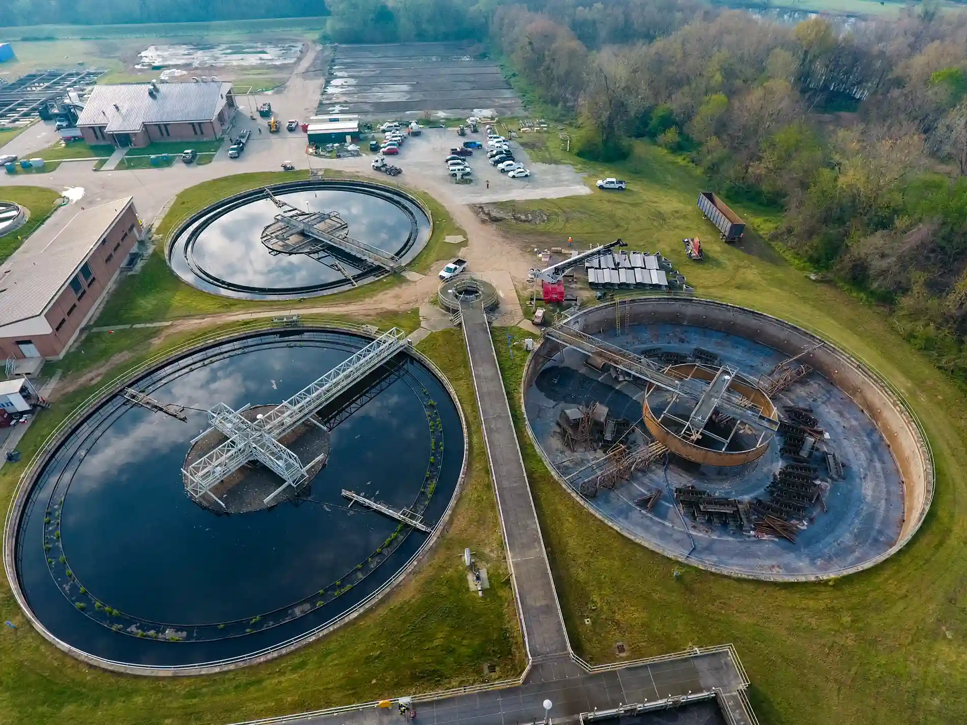 a large round tanks with water in it