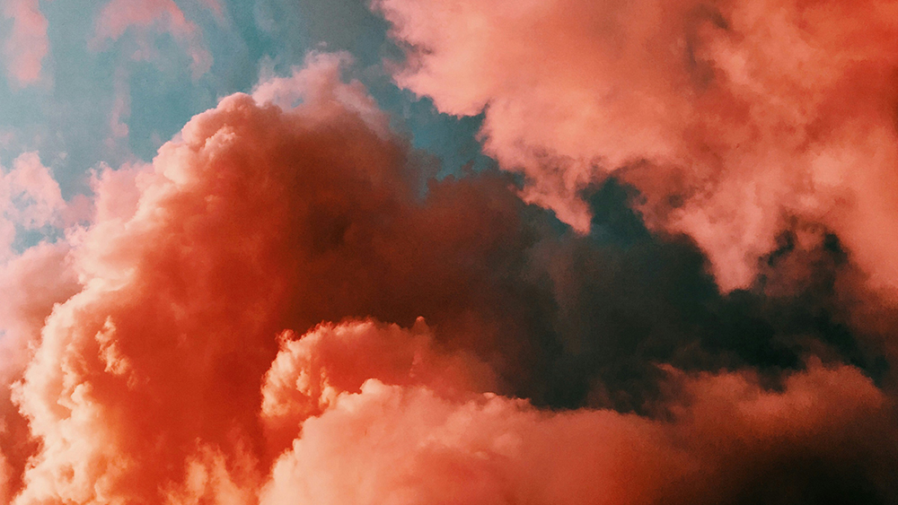 a pink clouds in the sky